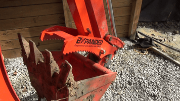 BXpanded Backhoe Thumb for My&nbsp;Kubota